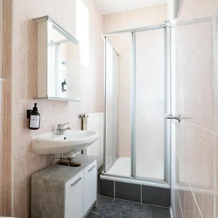 Leoben Comfort Anytime Check In For Business And Family * Leoben (Styria)