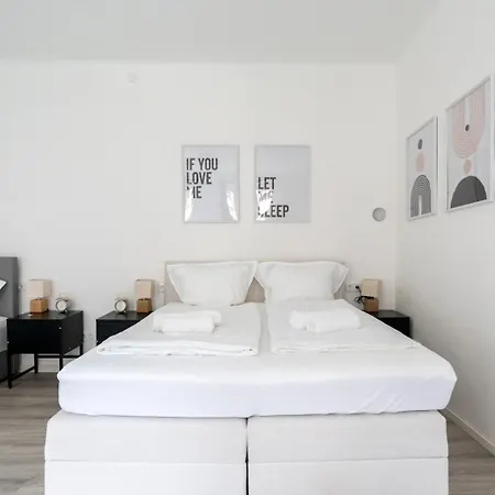 Comfort Anytime Check In For Business And Family Apartament